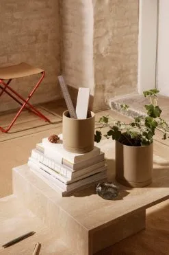 Ferm LIVING Sekki Pot, M, Sand 5 Ferm LIVING Sekki Pot, M, Sand -Fredericia Sales 09 1747