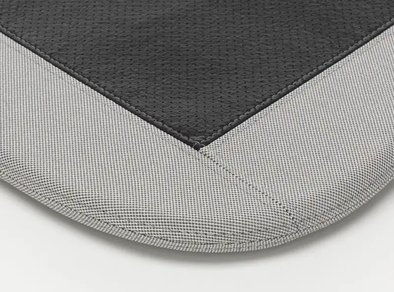 Vitra Soft Seat Outdoor Cushion B, Simmons 55 4 Vitra Soft Seat Outdoor Cushion B, Simmons 55 - Image 2