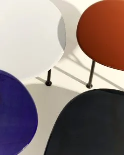 GUBI Carmel Coffee Table, 60 X 60 Cm, Black - Rock Red -Fredericia Sales CARMEL 2 hero 1