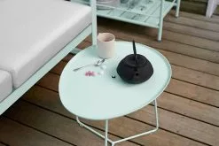 Fermob Cocotte Low Table, Liquorice -Fredericia Sales COCOTTE MENTHE GLACIALE OCEAN LOVERS VISUEL2020 SEBASTIEN EROME 1