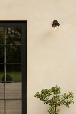 Nuura Liila Outdoor Wall Lamp, Dark Bronze - Optic Clear 13 Nuura Liila Outdoor Wall Lamp, Dark Bronze - Optic Clear -Fredericia Sales NUURA outdoor2923