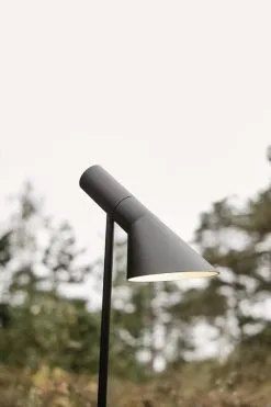 Louis Poulsen AJ Garden Bollard Lamp, Long, 3000K, Base With Adaptor -Fredericia Sales SS23 AJ Garden Tall Close up2 10014role