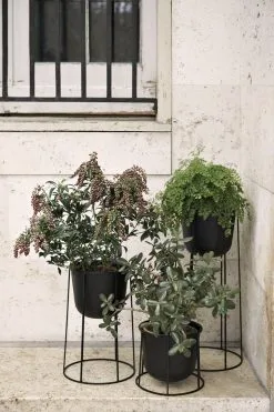 MENU Wire Pot, Black 10 MENU Wire Pot, Black -Fredericia Sales Wire Pot Location 01 Download 300dpi JPG 28RGB29 228846