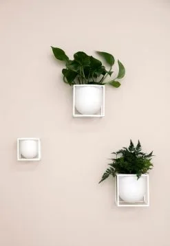 By Lassen Kubus Flowerpot 14, White -Fredericia Sales byLassen Kubus Flowerpots 300